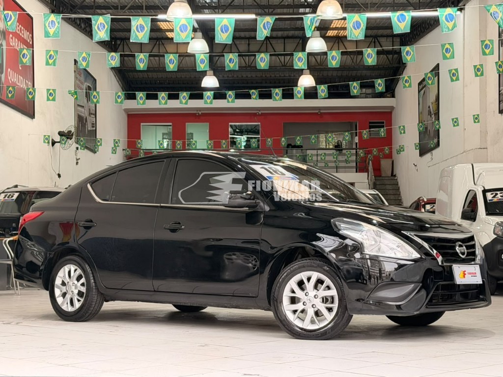 NISSAN VERSA