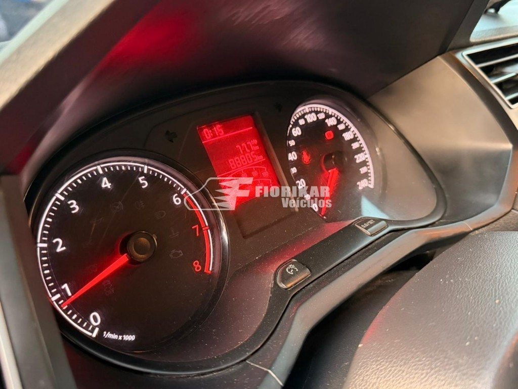 VOLKSWAGEN VOYAGE 1.6 TRENDLINE