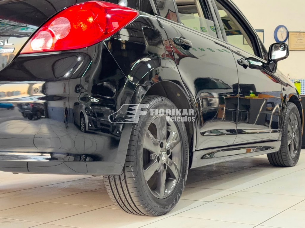 NISSAN TIIDA SL 1.8