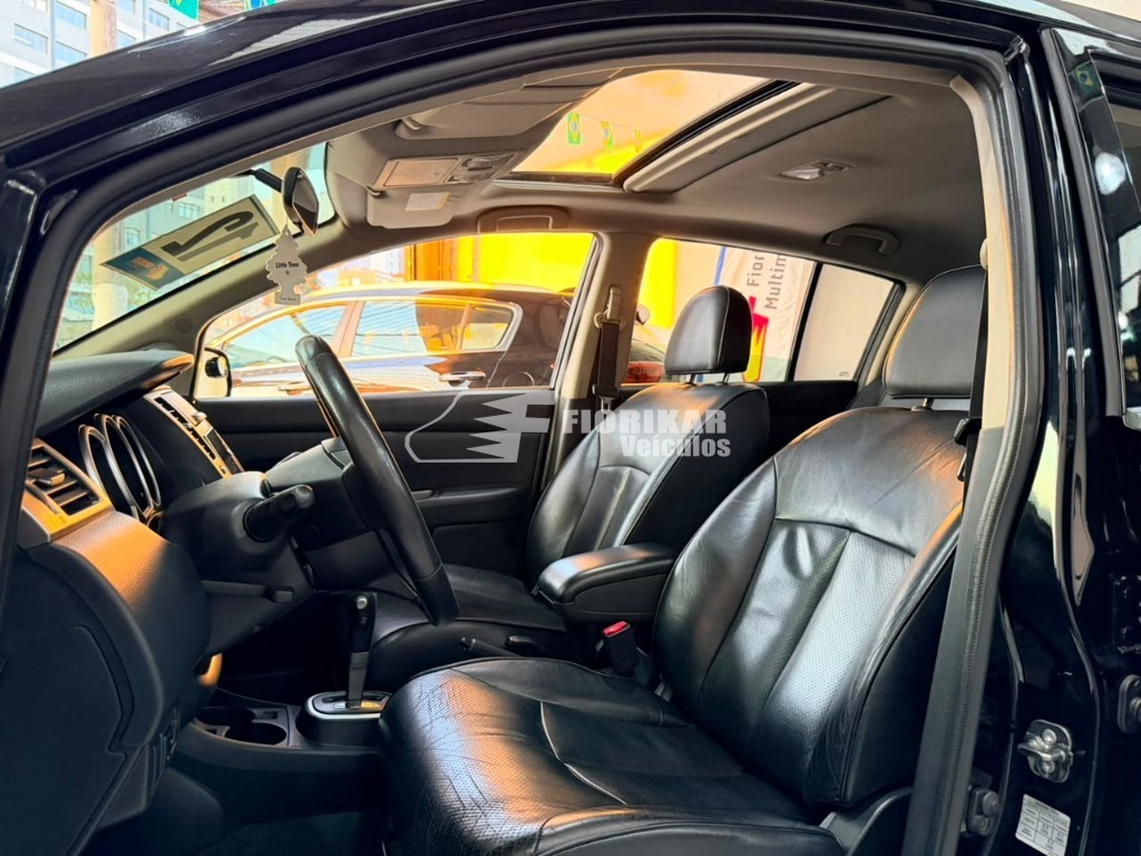 NISSAN TIIDA SL 1.8