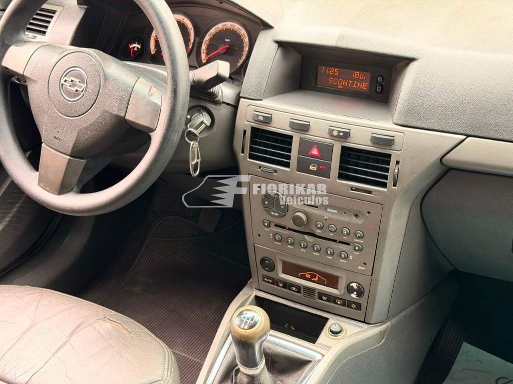 CHEVROLET VECTRA GT 2.0
