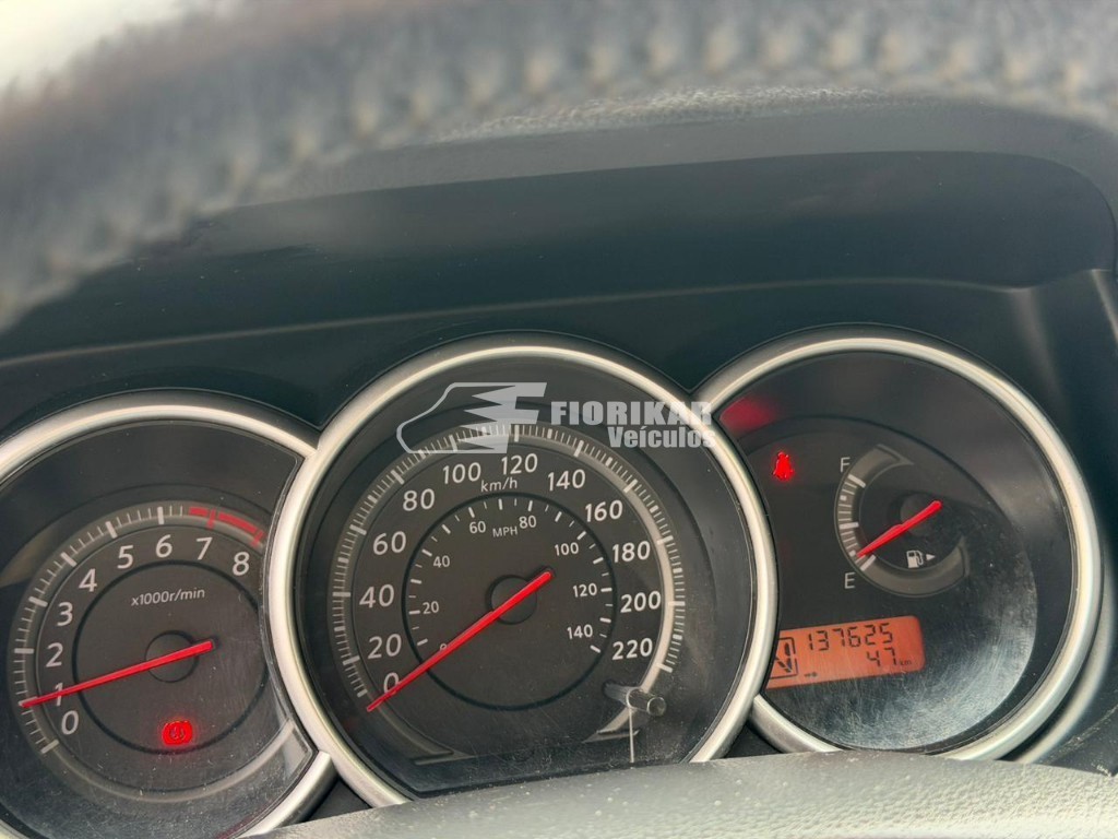 NISSAN TIIDA SL 1.8