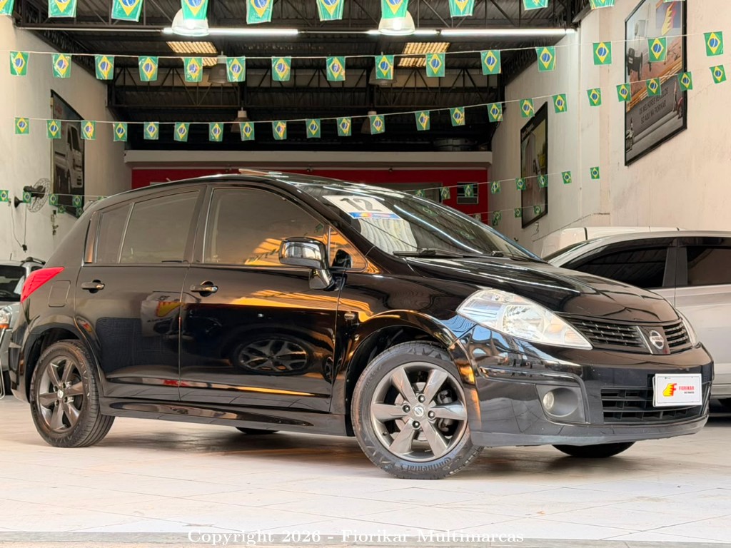 NISSAN TIIDA