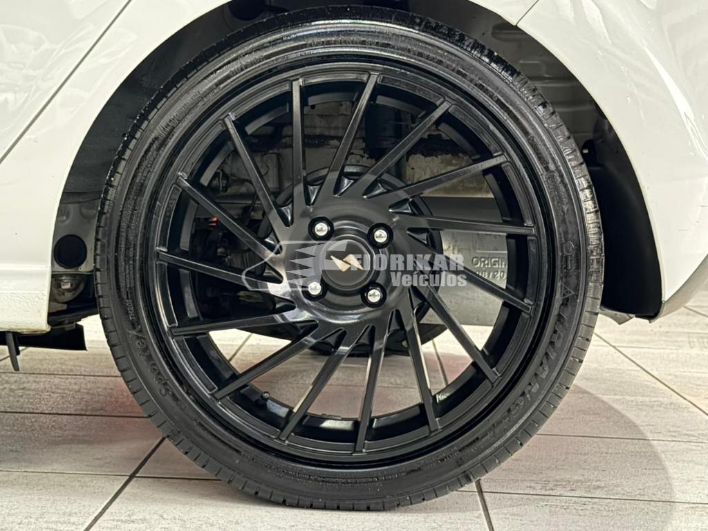 CHEVROLET ONIX LT 1.4