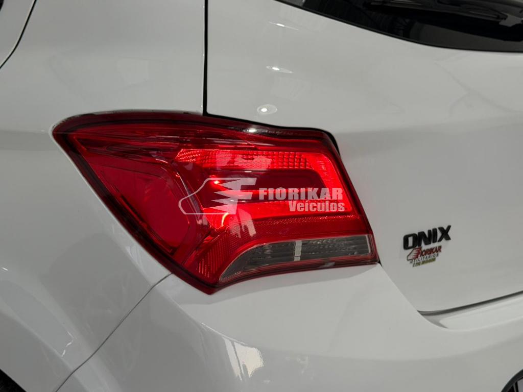 CHEVROLET ONIX LT 1.4
