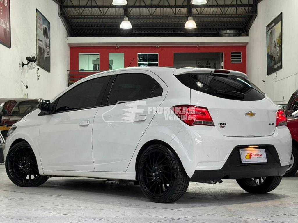 CHEVROLET ONIX LT 1.4