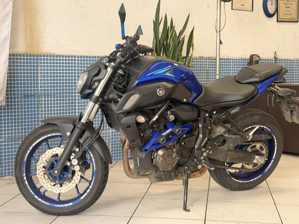 YAMAHA MT-07